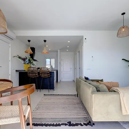 Dalia - Gerenoveerd Direct Aan Zee Apartment