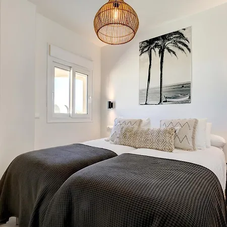 Dalia - Gerenoveerd Direct Aan Zee Estepona