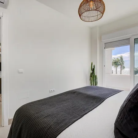 Dalia - Gerenoveerd Direct Aan Zee Apartment