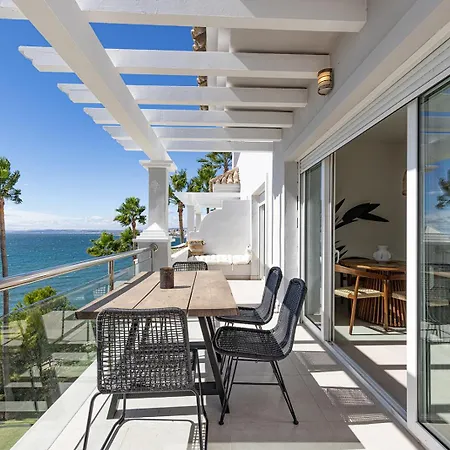 Dalia - Gerenoveerd Direct Aan Zee Apartment Estepona