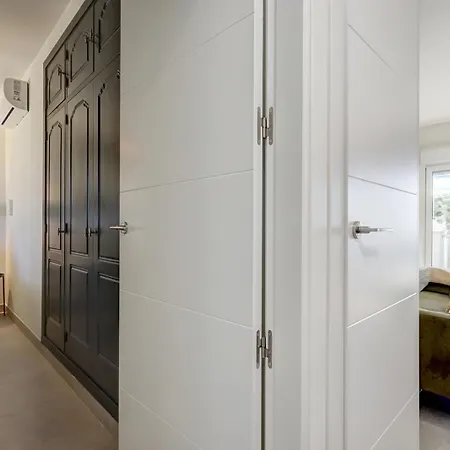 Διαμέρισμα Penthouse Dalia - Roof Terrace With Plunge Pool Εστεπόνα