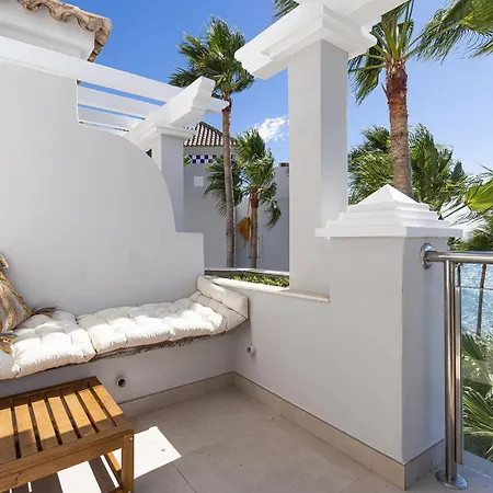 公寓 Penthouse Dalia - Roof Terrace With Plunge Pool 埃斯特波纳